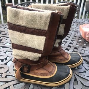 Sorel snow boots size 8 Adult